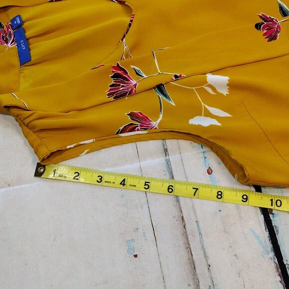Apt. 9 Yellow Floral V-Neck Spring Summer Tank Top Wrap Around Flowy Shirt M - Picture 13 of 14